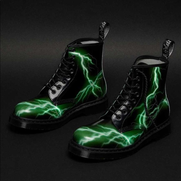 Dr. Martens Shoes - Dr martens smooth flash boots